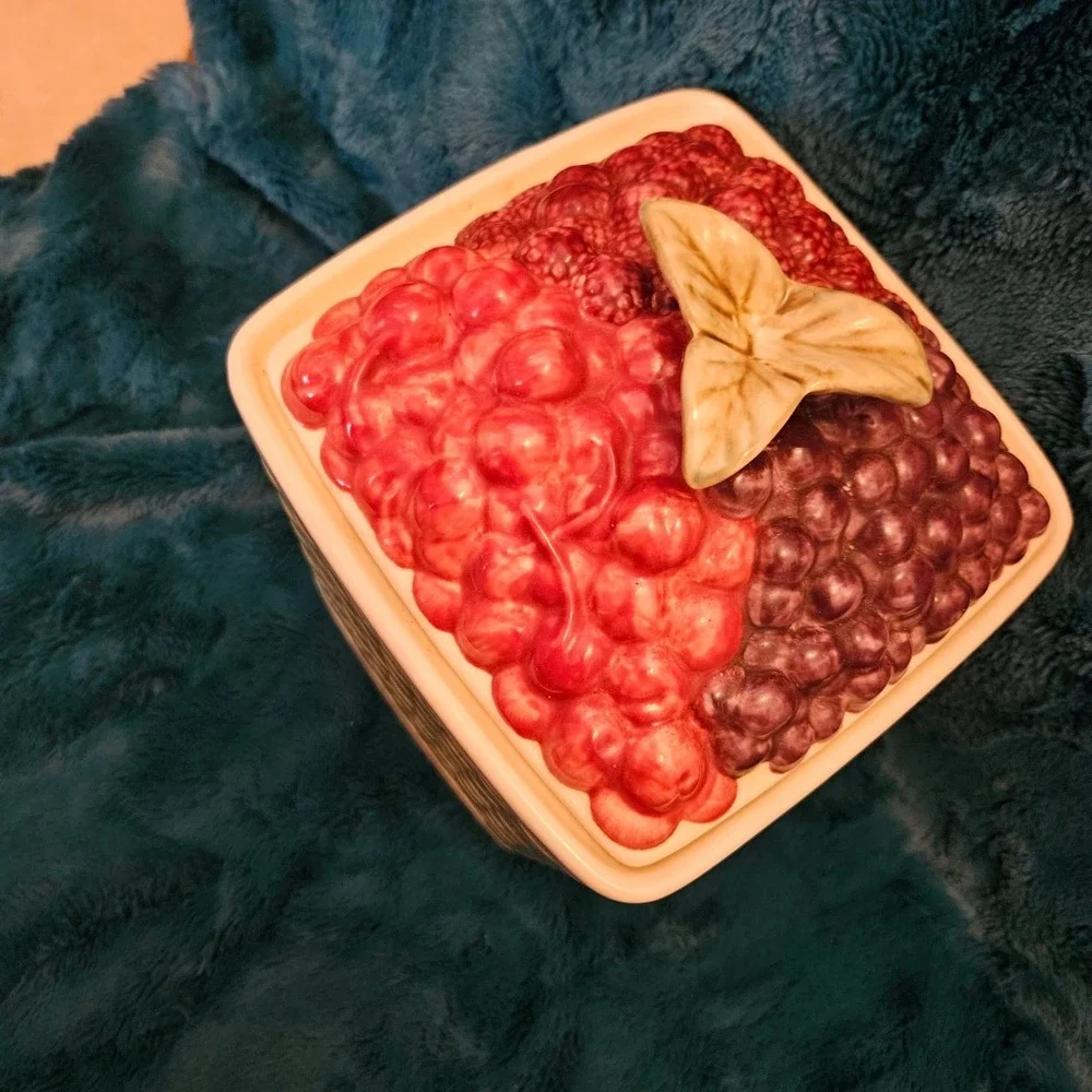 Vintage Pfaltzgraff Jamberry Large Square Canister w/ Berry Lid - Largest In Set